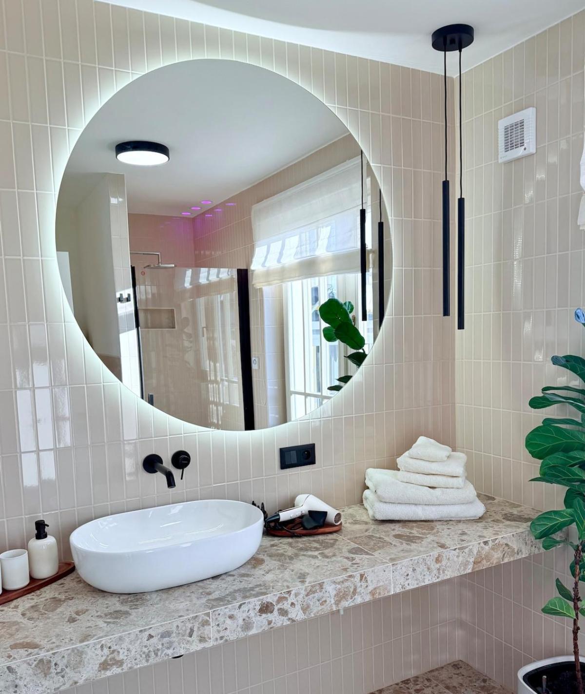 Luxury New With Balcony Steps From Wenceslas Square Apartamento Praga