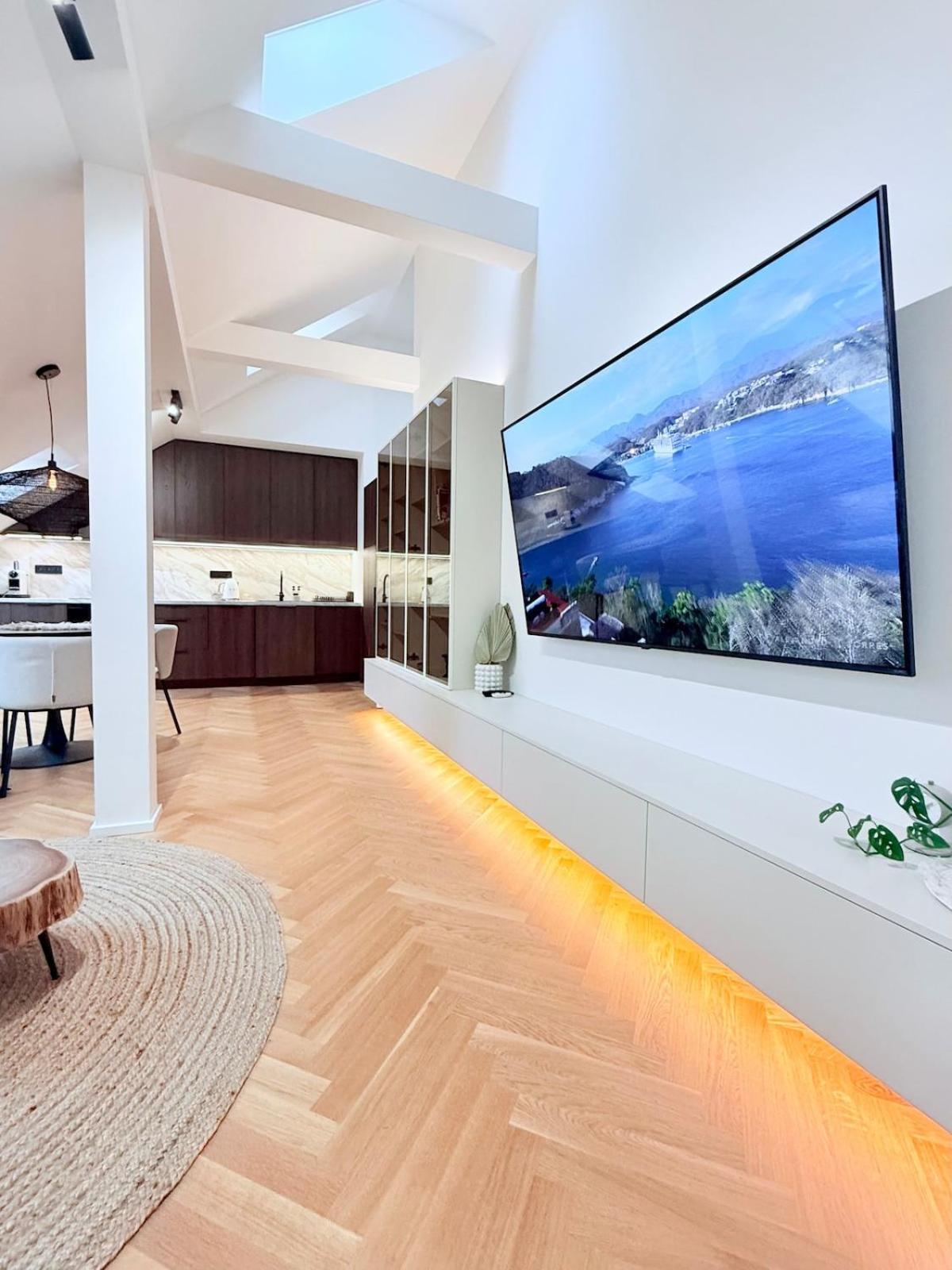 Luxury New With Balcony Steps From Wenceslas Square Apartamento *