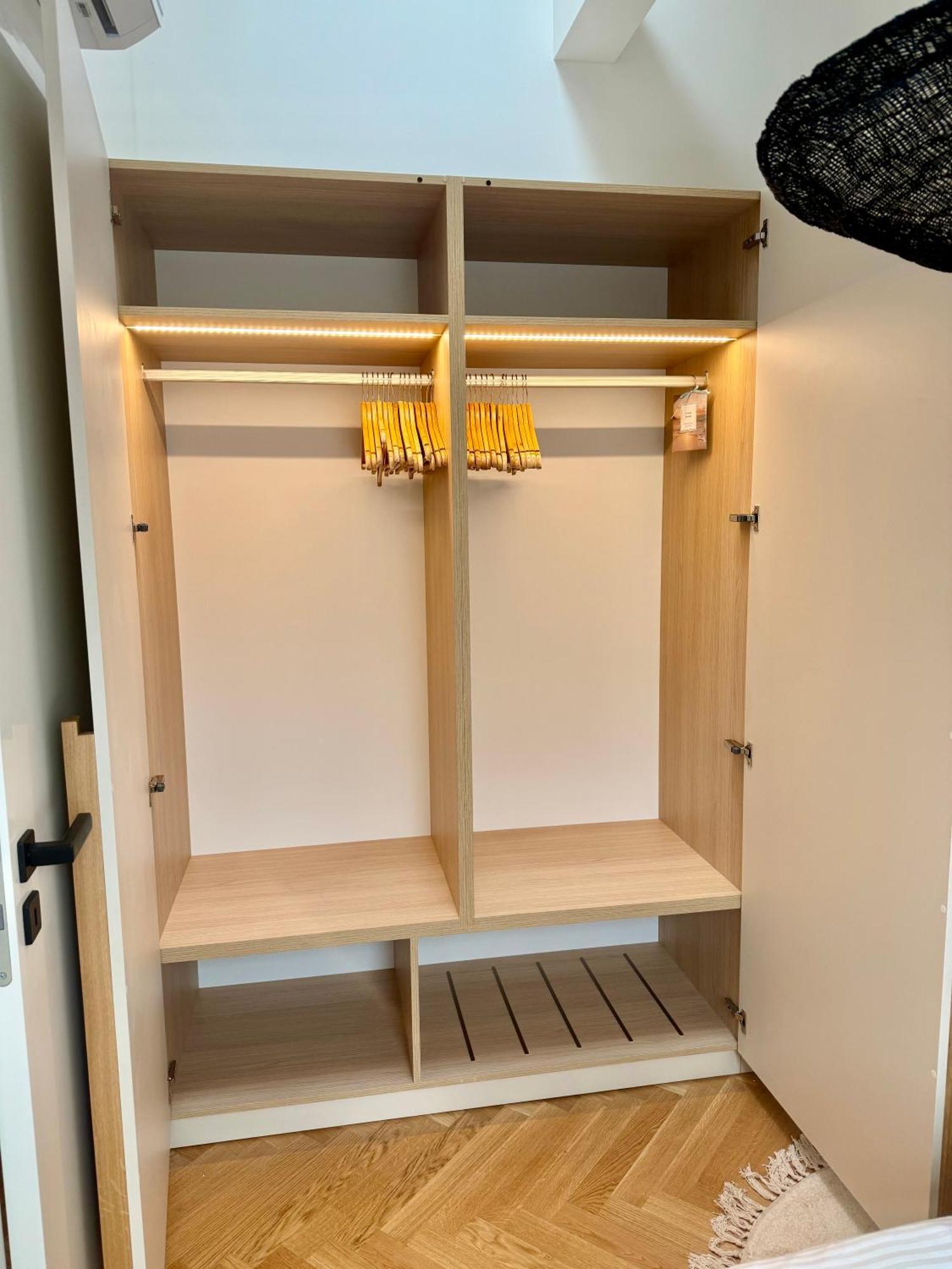 Apartamento Luxury New With Balcony Steps From Wenceslas Square